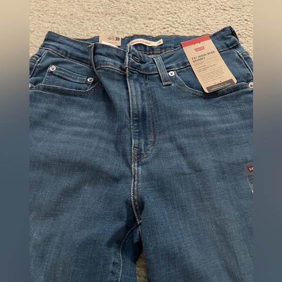 Levi’s 721 High-Rise Skinny Jeans - NEW WITH TAGS - Picture 3 of 4